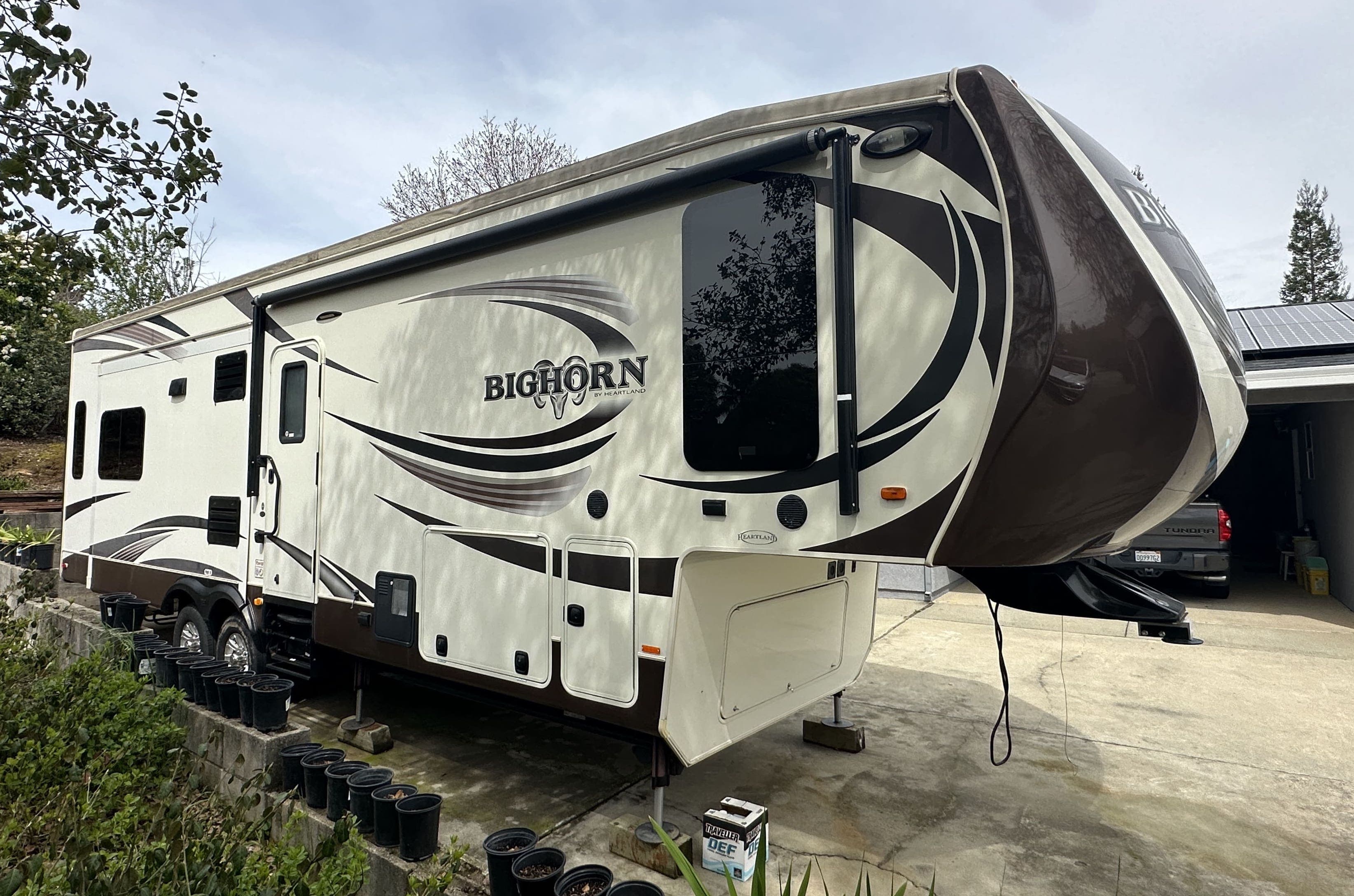 Fifth-Wheel Trailers