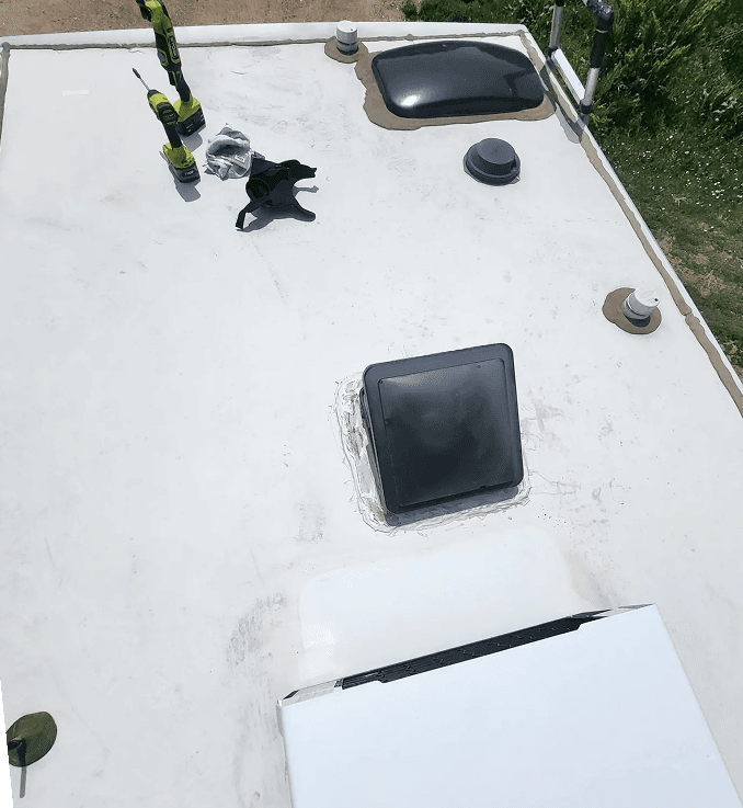 RV roof before maintenance